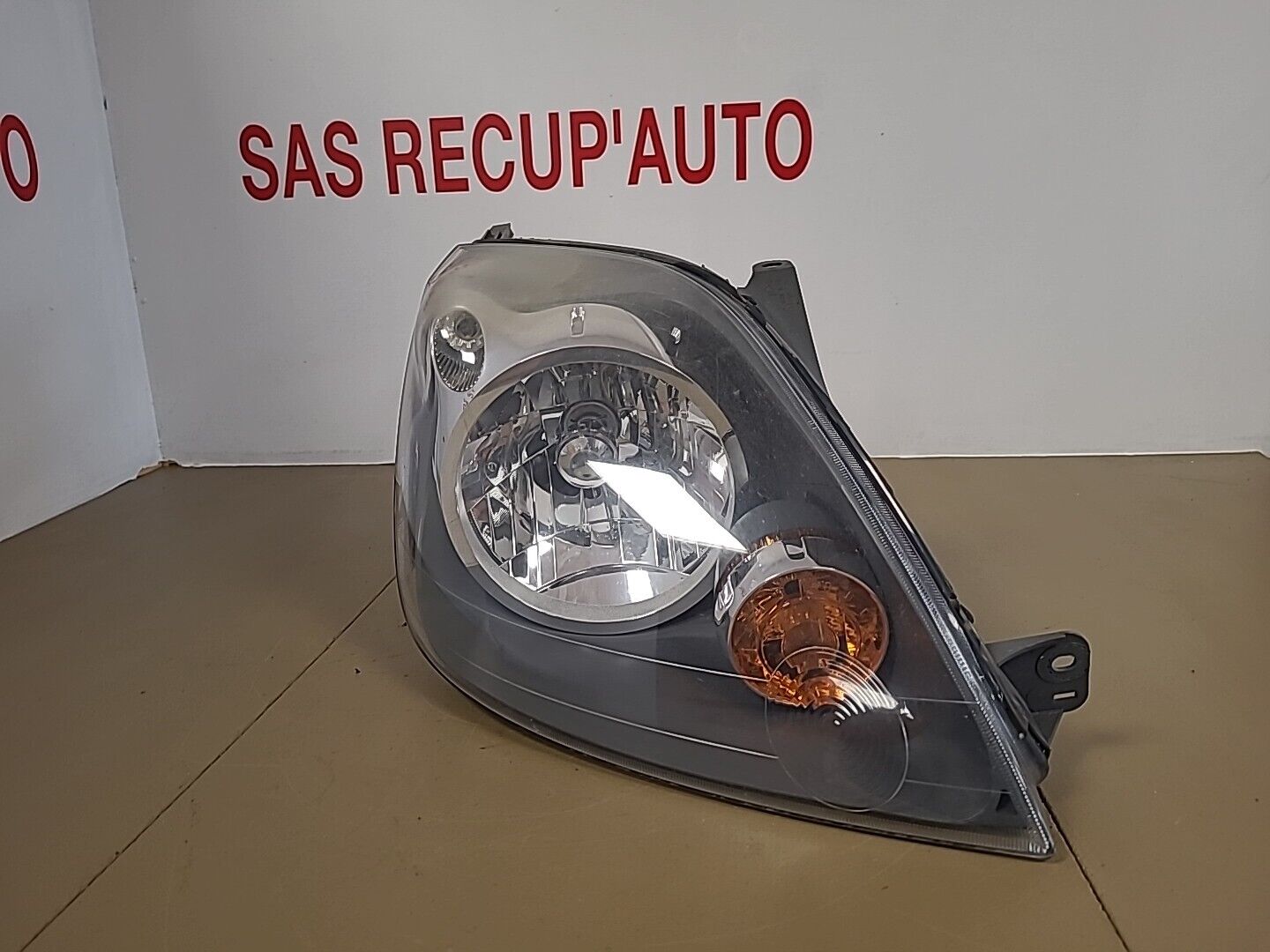 Phare avant droit FORD Fiesta 5 Restyl (2005 - 2008) Ref : 6S6113W029AD
