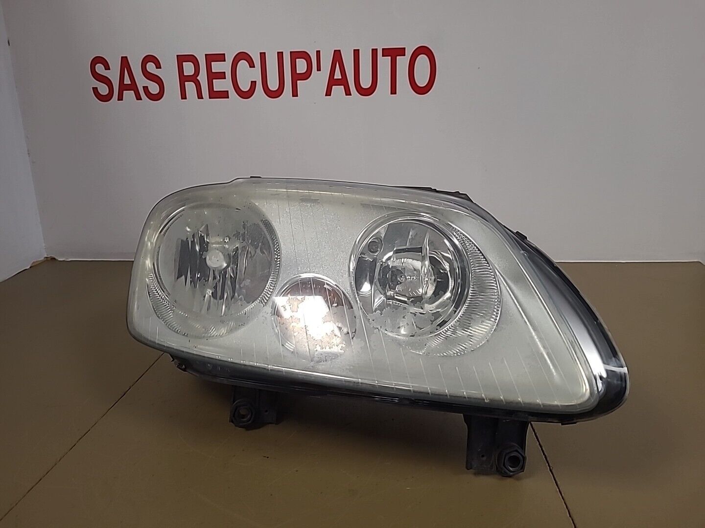 Phare avant droit VOLKSWAGEN Caddy Type 2K (3) Phase 1 (2004-2010) Ref : 2K0941006B