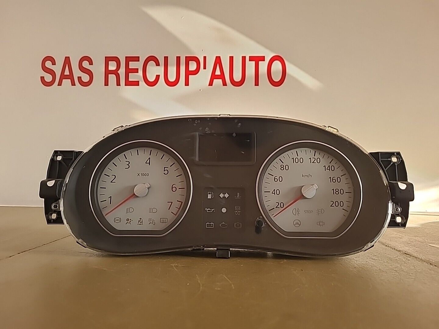 Compteur de vitesse DACIA Logan 1.4 Ess 75cv (2004-2012) Ref : 21677499-2