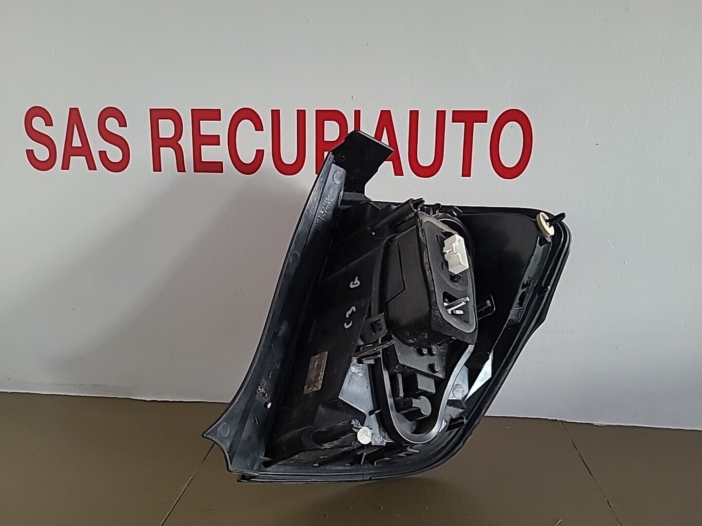 Feu arrière gauche CITROËN C3 2 Phase 1 (2009-2013) Ref : 9673805480 – Image 2