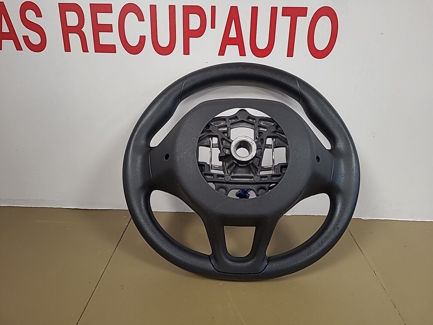 Volant PEUGEOT 208 1 (2012-2019) Ref : 96750123ZD – Image 4