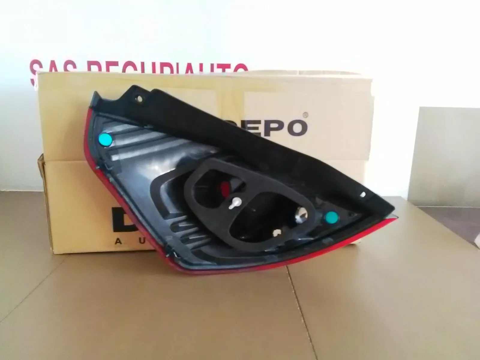Feu arrière droit FORD Fiesta 6 phase 2 (2012-2017) Ref : 431-19B8R-UE – Image 2