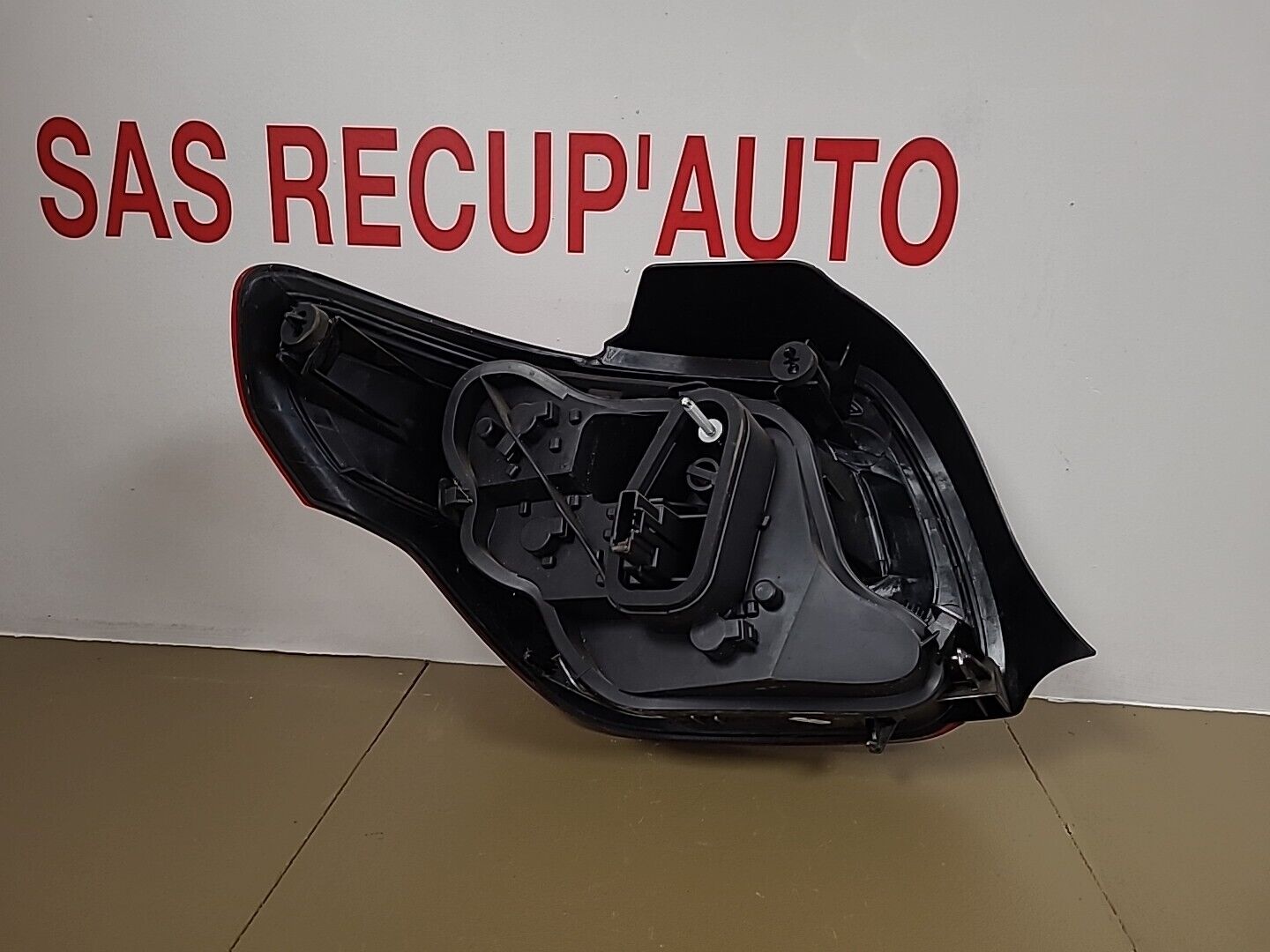 Feu arrière droit CITROËN DS3 Phase 1 (2010-2014) Ref : 9676973380 – Image 2