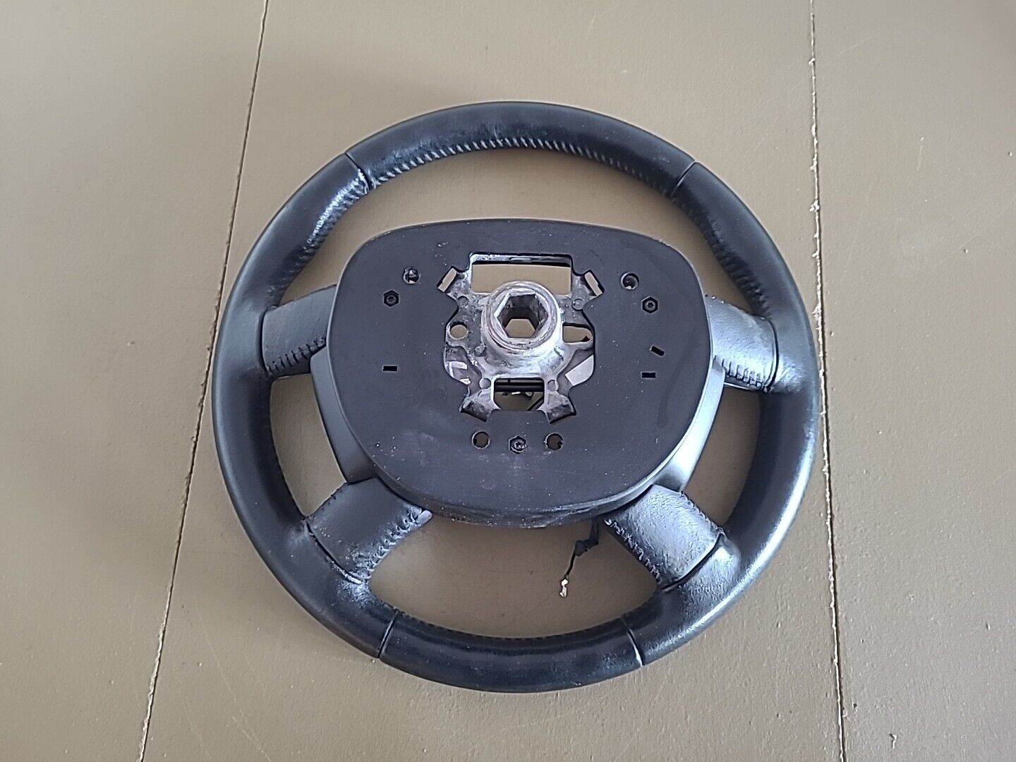 Volant en cuir FORD Focus C-MAX 1 (2003-2007) Ref : 3M513600C – Image 2