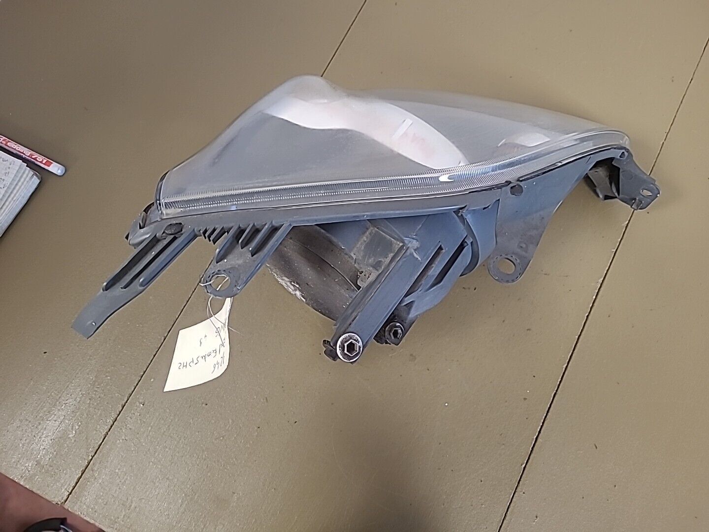 Phare avant gauche FORD Fiesta 5 Restyl (2005-2008) : 6S6113W030AD – Image 3