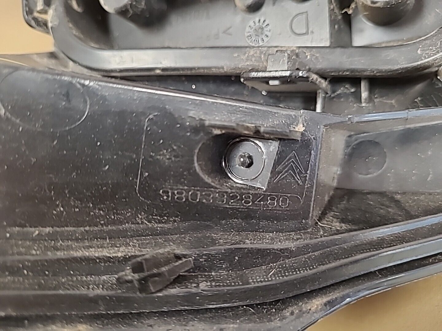 Feu arrière droit sur aile CITROËN C3 2 Phase 2 (2013-2016) Ref : 9803928480 – Image 4