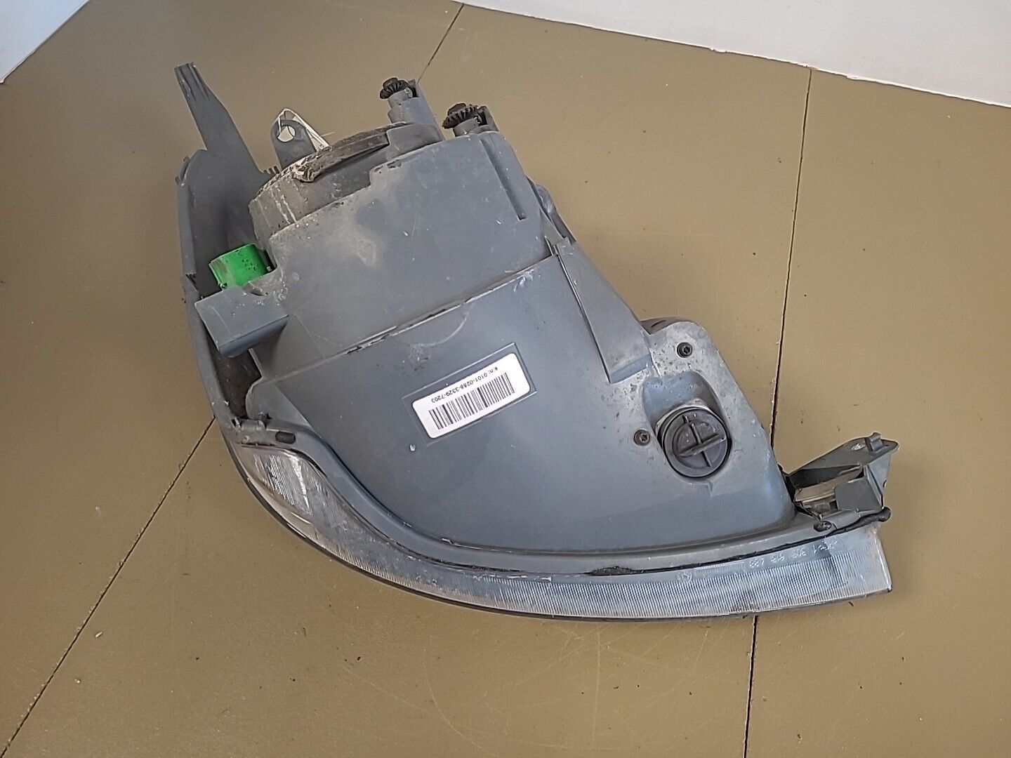 Phare avant gauche FORD Fiesta 5 Restyl (2005-2008) : 6S6113W030AD – Image 4