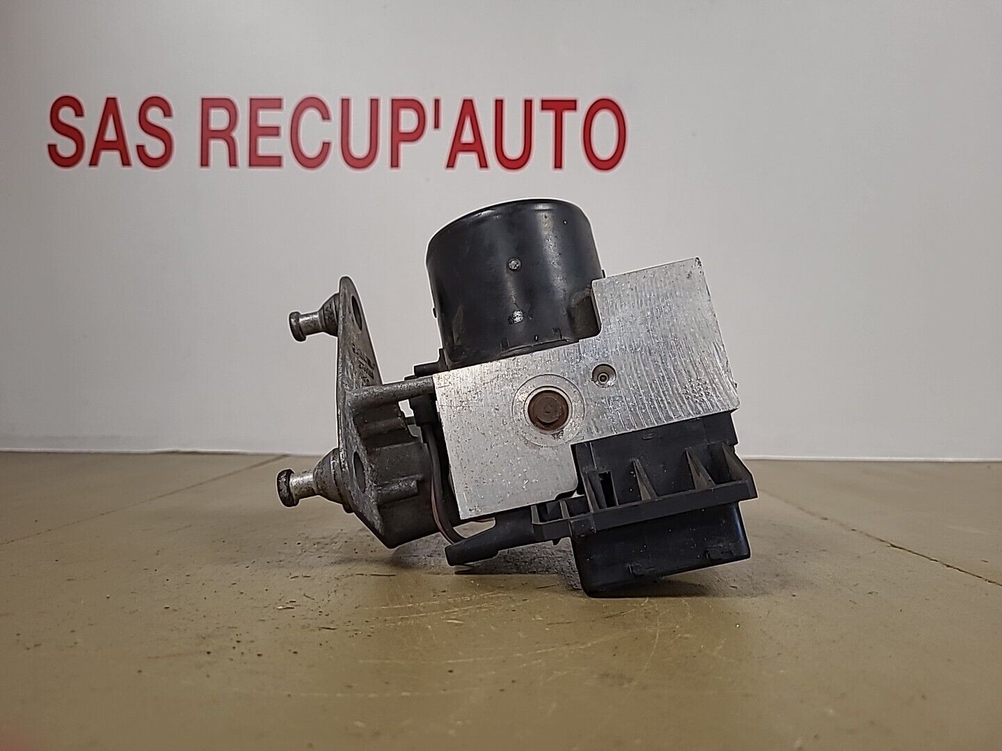 Bloc hydraulique ABS Bosch MERCEDES Classe C (W202) (1993-2000) Ref : A0034313312 – Image 4