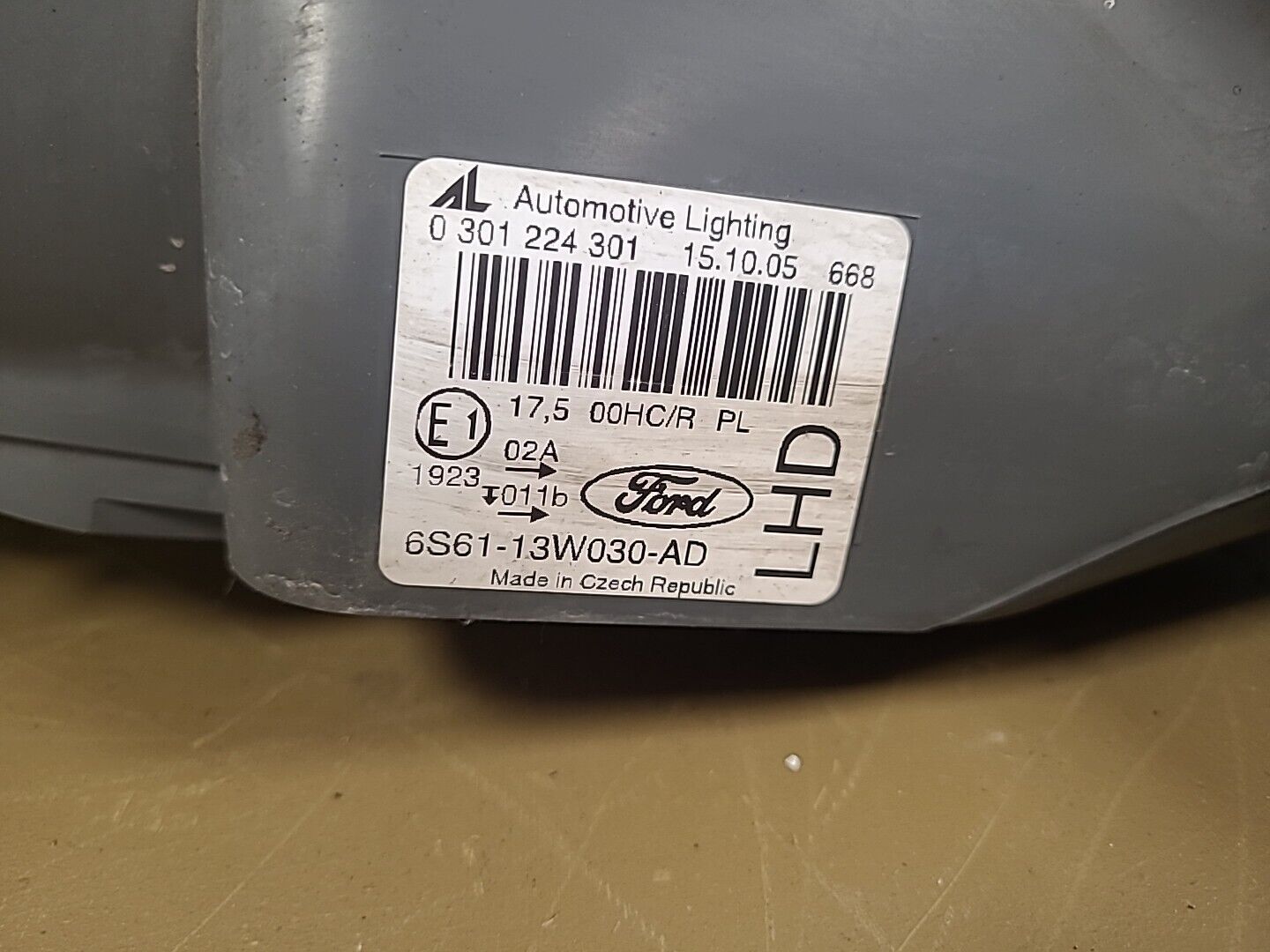 Phare avant gauche FORD Fiesta 5 Restyl (2005-2008) : 6S6113W030AD – Image 6