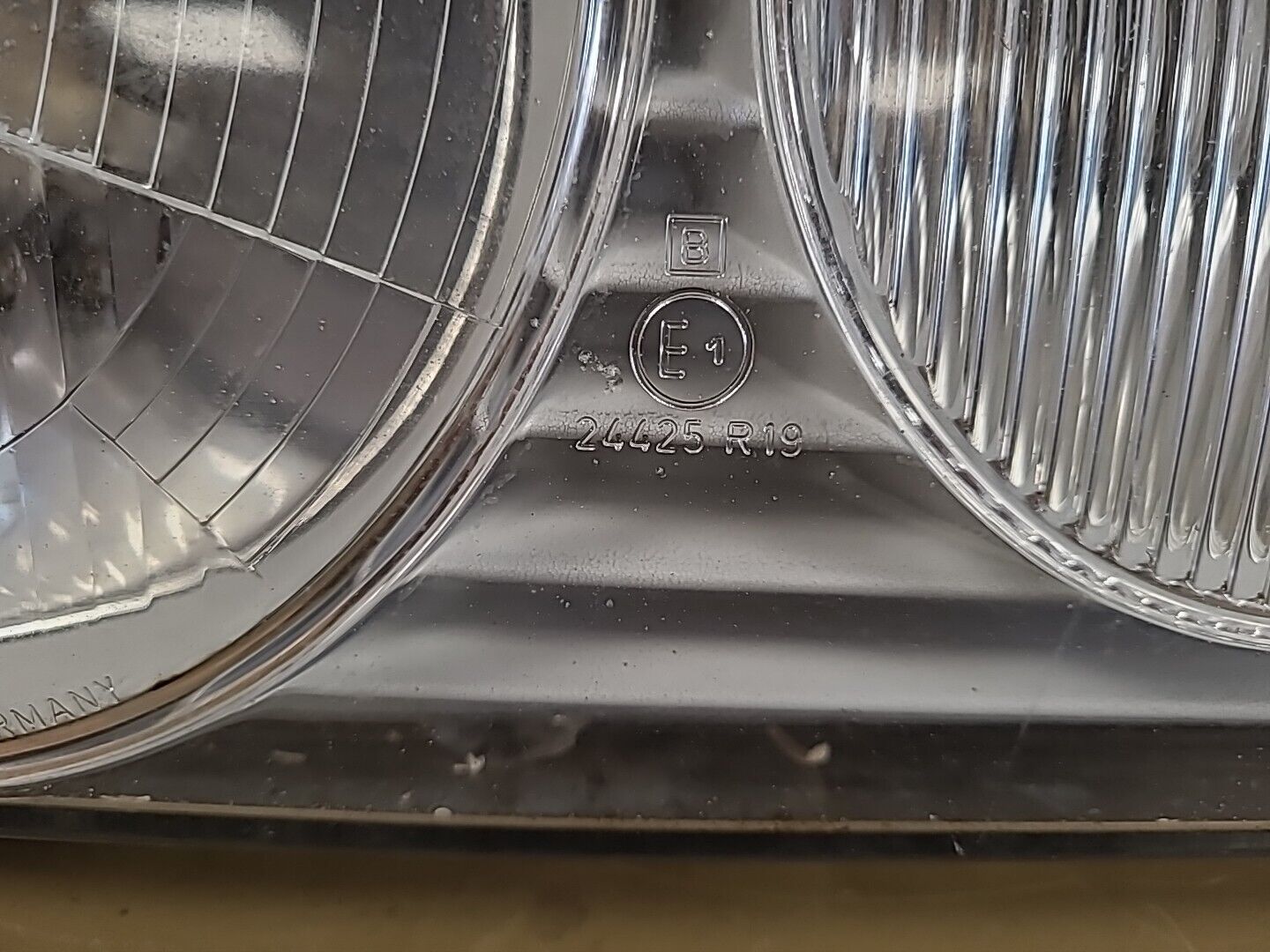 Phare avant droit MERCEDES Type 123 Phase 1 (1975-1979) Ref : 24425R19 – Image 7