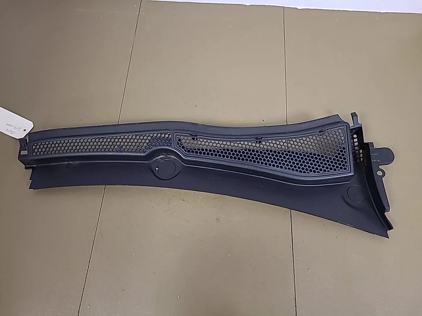 Baie de pare brise en deux parties PEUGEOT 208 1 Phase 1 (2012-2015) Ref : 967330247 et 9673302777 – Image 2