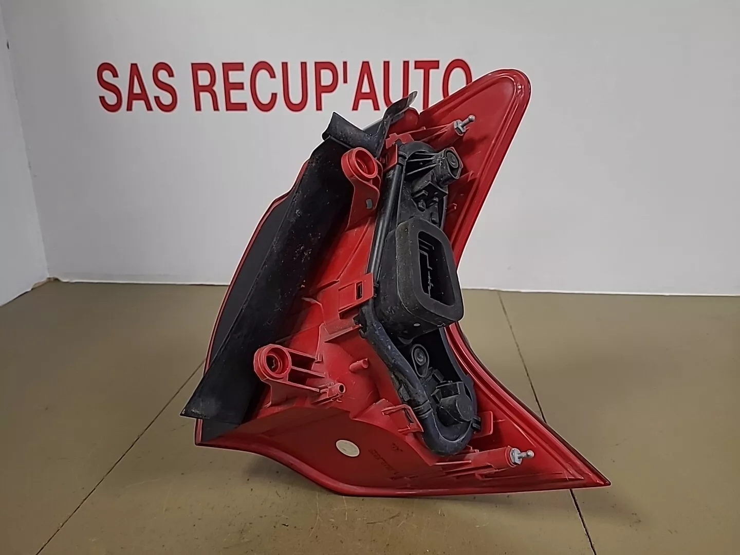 Feu arrière gauche sur aile PEUGEOT 3008 1 Phase 1 (2009-2013) Ref : 9683460880 – Image 2