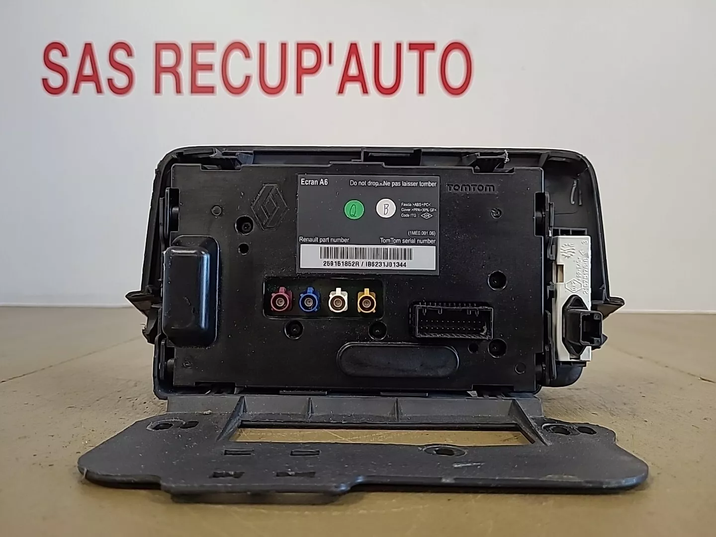 Écran multimédia avec calculateur GPS RENAULT Clio 3 Phase 2 (2009-2012) Ref : 8200884342 – Image 3
