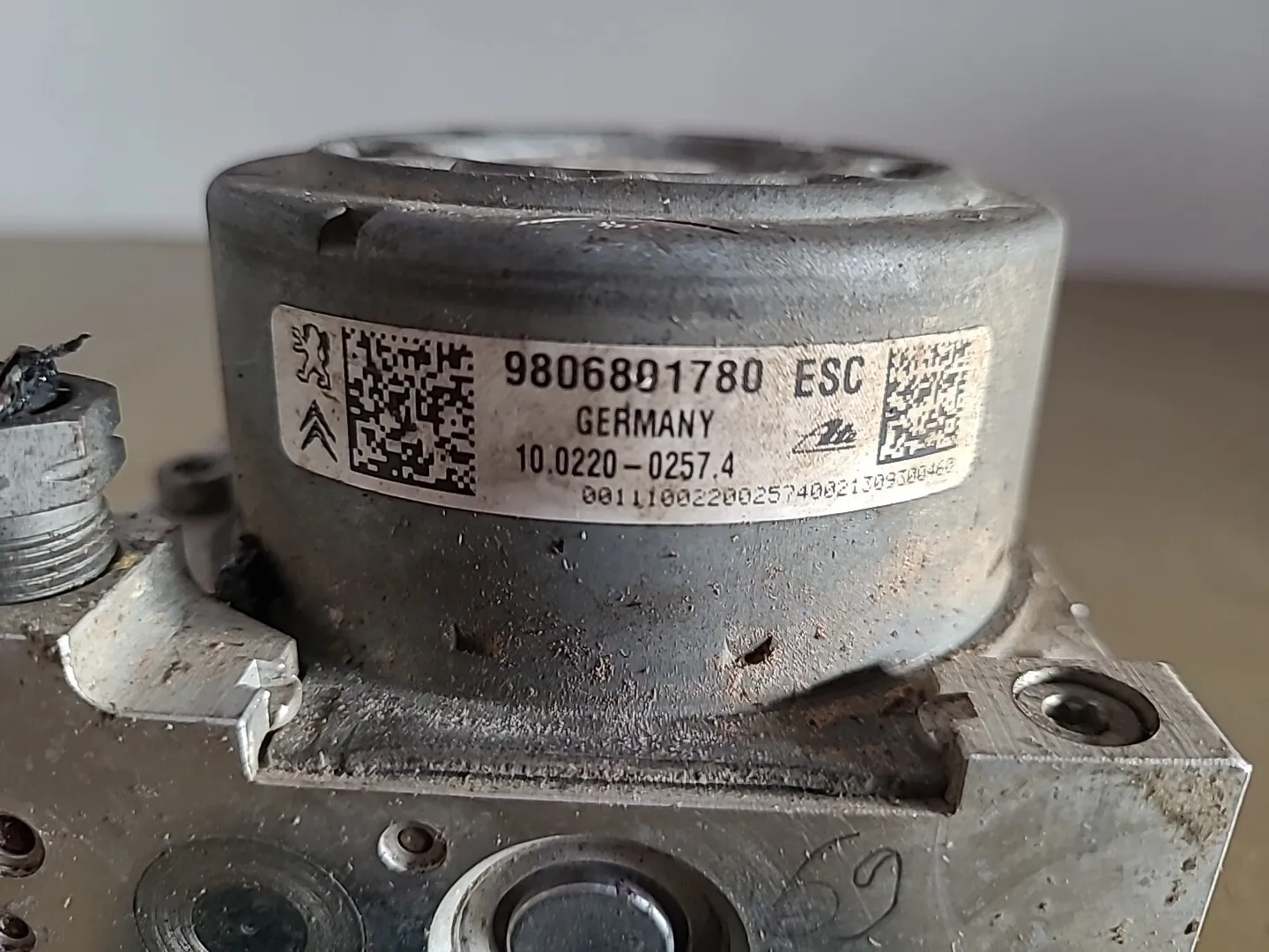 Bloc hydraulique ABS ATE PEUGEOT 208 1 (2012-2019) Ref : 9806801780 – Image 6