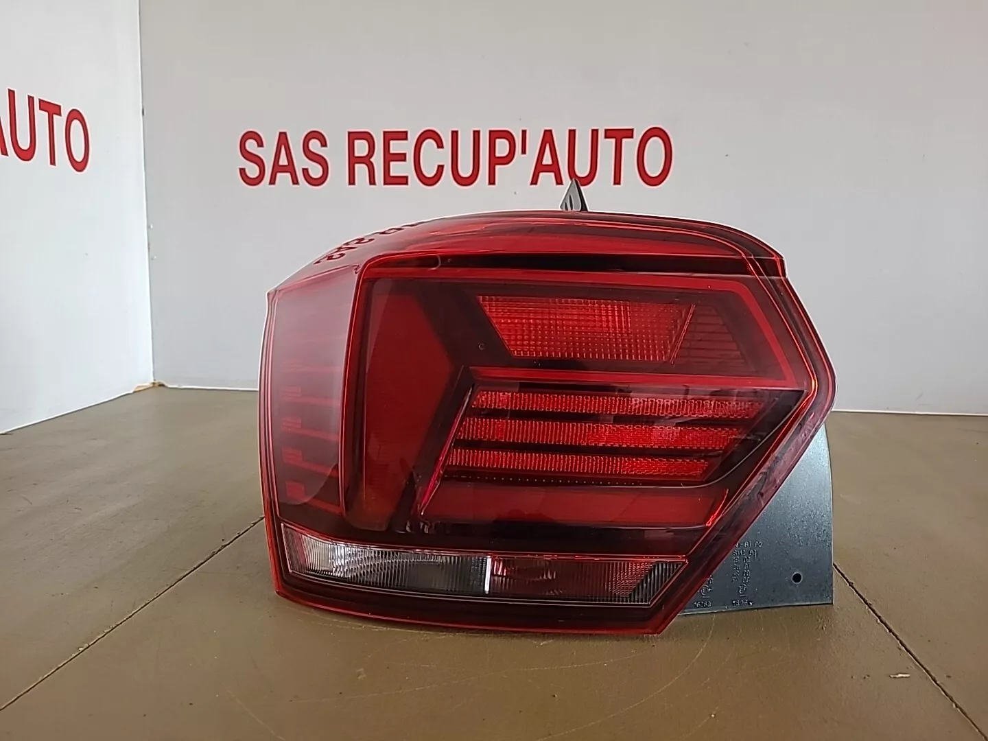 Feu arrière gauche VOLKSWAGEN Polo 6 Phase 1 (2017-2021) Ref : 2G0945095B