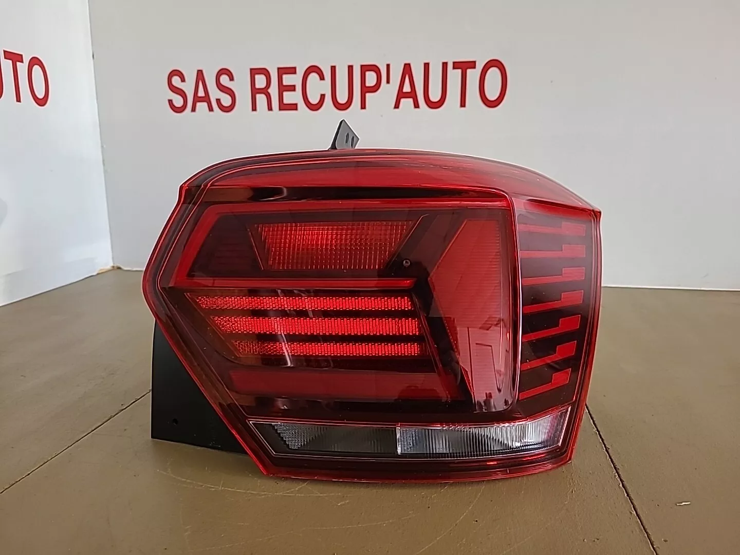 Feu arrière droit VOLKSWAGEN Polo 6 Phase 1 (2017-2021) Ref : 2G0945096B