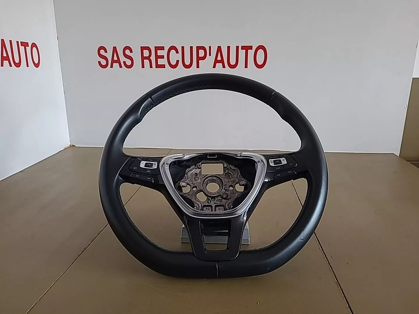 Volant en cuir avec commandes VOLKSWAGEN Polo 6 Phase 1 (2017-2021) Ref : 2G0419091