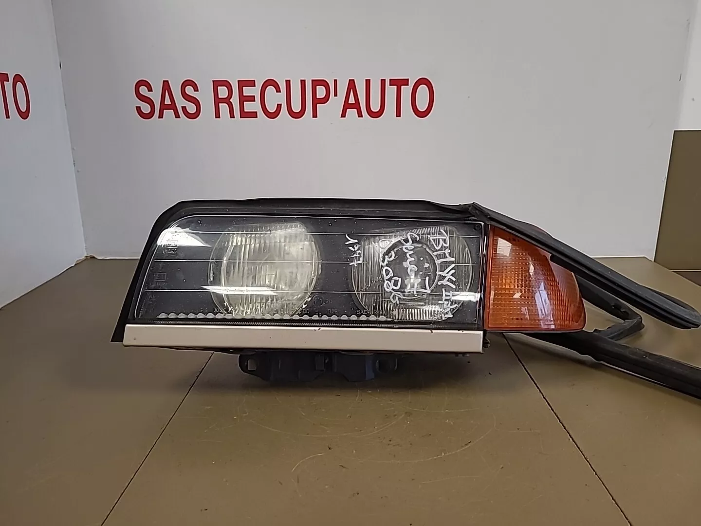 Phare avant gauche BMW Série 7 E38 Phase 1 (1994-1999) Ref : 1305621594