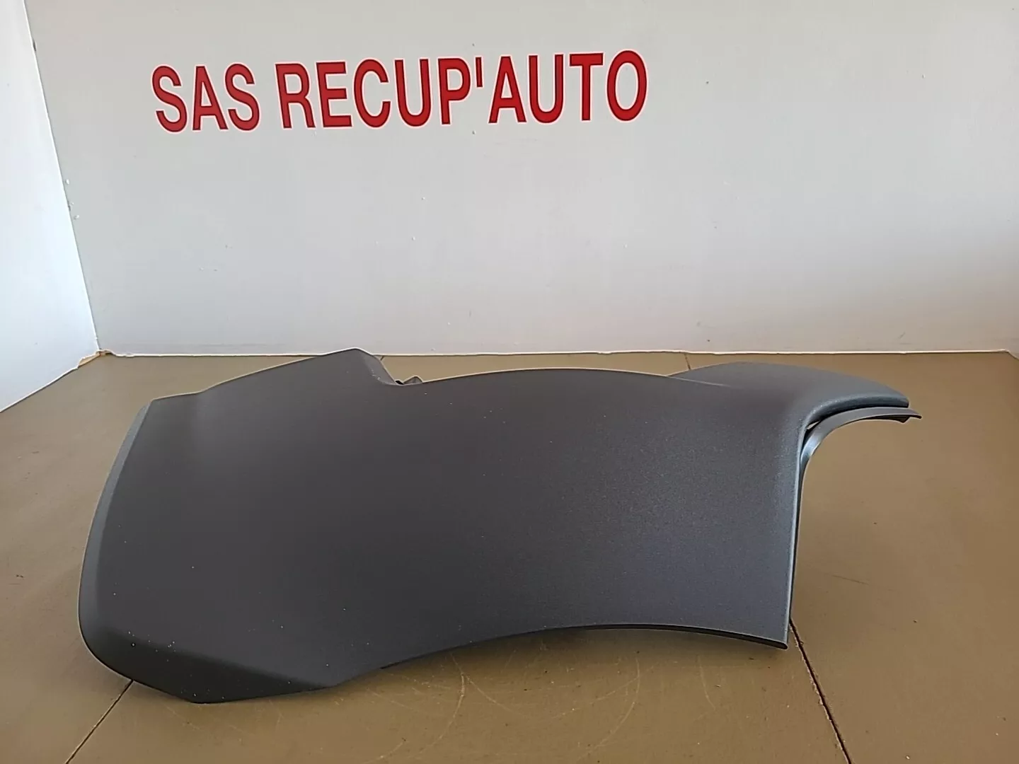 Spoiler / Garniture de pare-choc arrière gauche FORD Kuga 1 (2008-2013) Ref : 8V4117A895AE