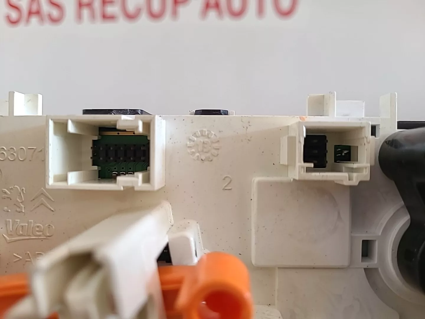 Commande de ventilation et chauffage PEUGEOT 208 1 Phase 1 (2012-2015) Ref : 96722483ZD – Image 3