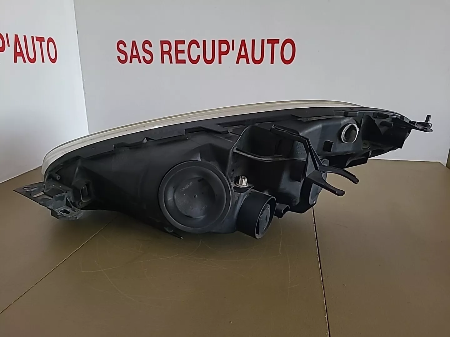 Phare avant droit CITROËN C4 Picasso 1 Phase 1 (2006-2010) Ref : XXX – Image 3