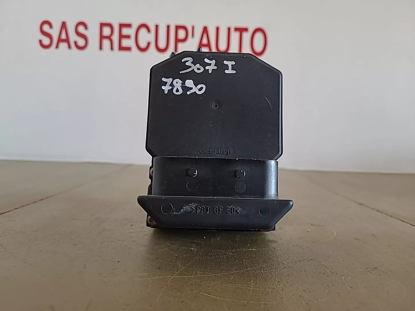 Bloc hydraulique ABS Bosch PEUGEOT 307 1 Phase 1 (2001-2005) 2.0 HDI Ref : 9648435380 – Image 4