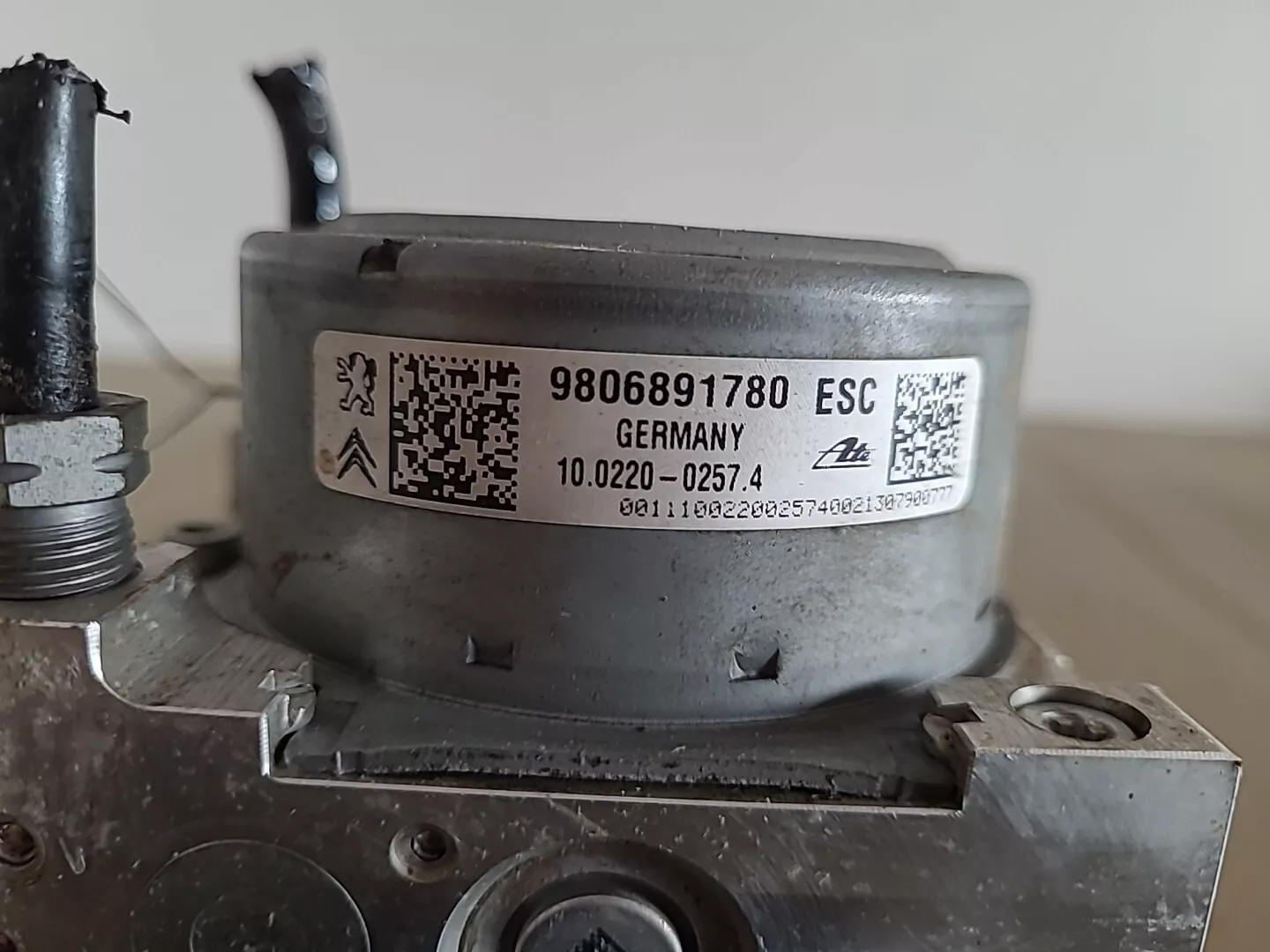 Bloc hydraulique ABS ATE PEUGEOT 208 1 Phase 1 (2012-2015) 1.4 HDI 70cv Ref : 9806891780 – Image 7