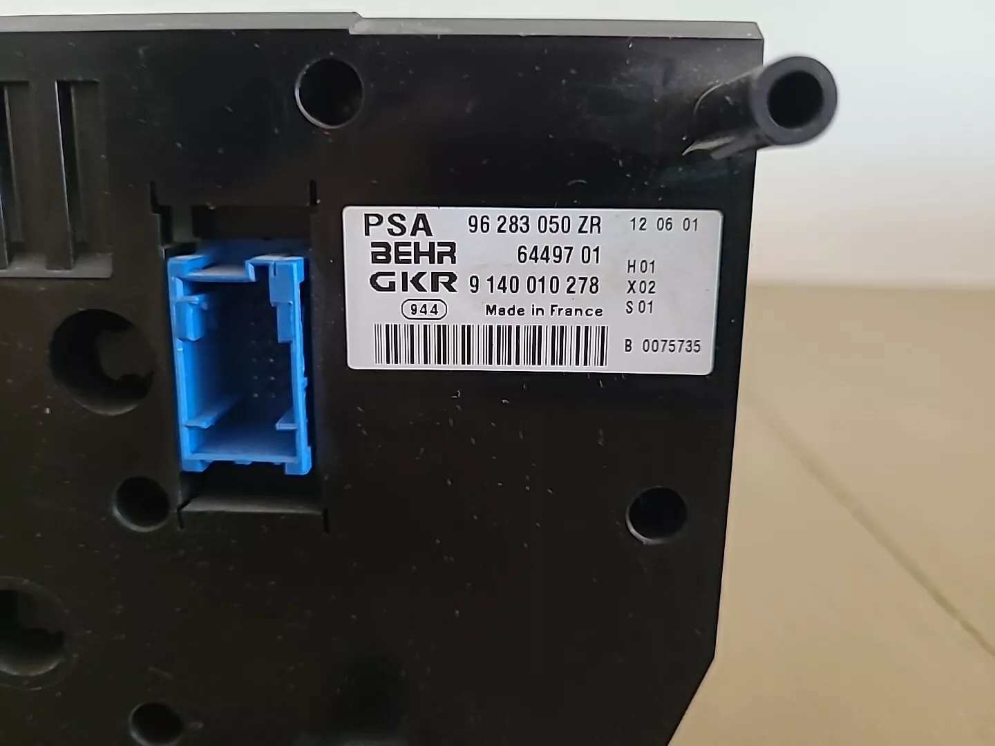Commande de ventilation et chauffage PEUGEOT 206 Phase 2 (2003-2009) Ref : 96283050ZR – Image 4