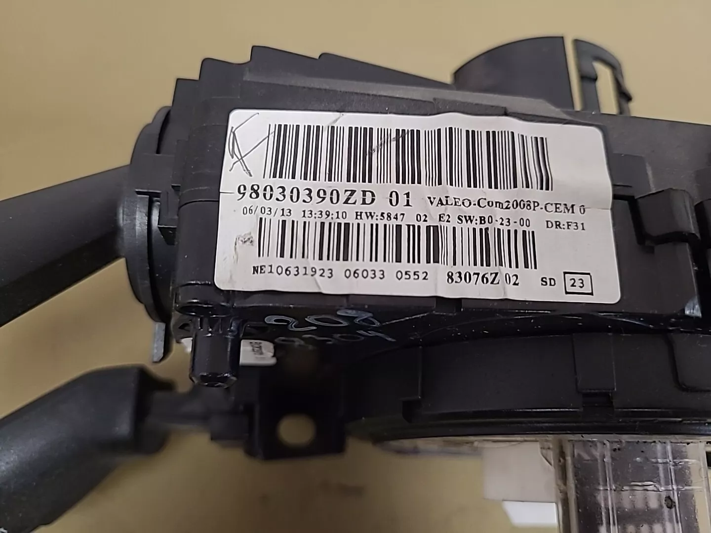 Com2000 Valeo PEUGEOT 208 1 Phase 1 (2012-2015) Ref : 98030390ZD – Image 6