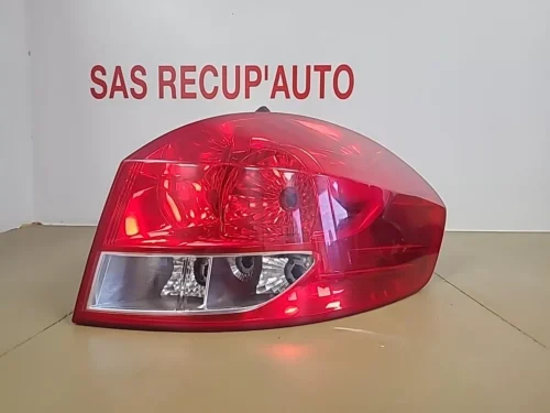 Feu arrière droit RENAULT Clio 3 Estate (2005-2012) Ref : 8200586844