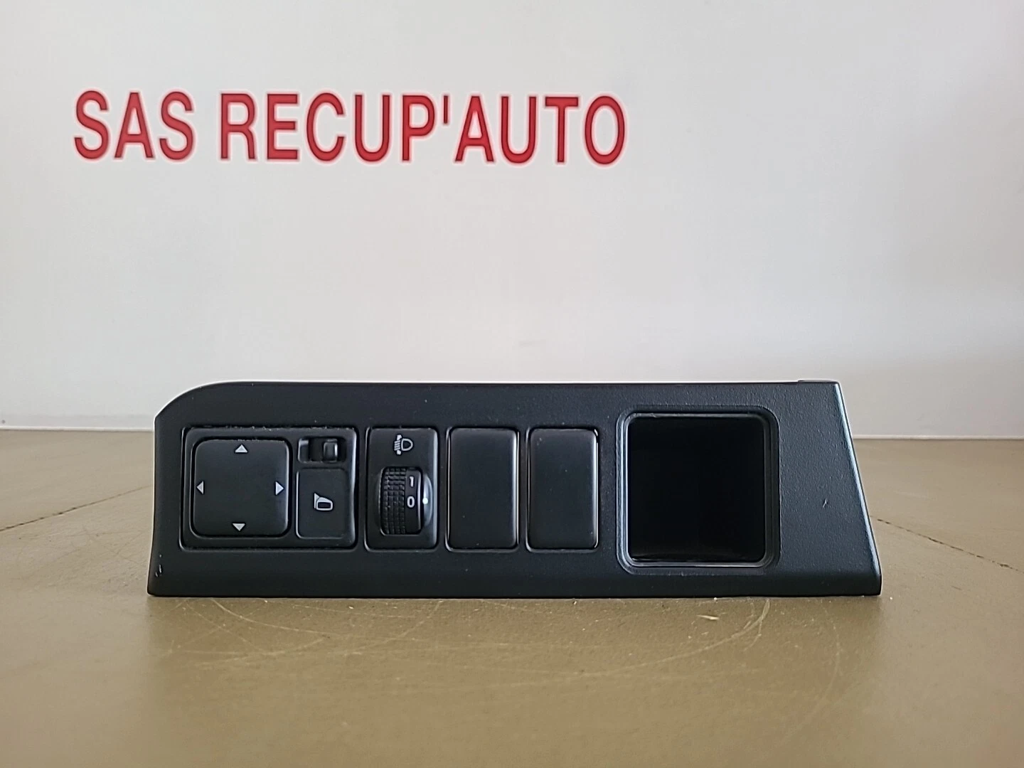 Commande de réglage des rétroviseurs NISSAN Note 1 Phase 1 (2006-2008) Ref : 684859U100