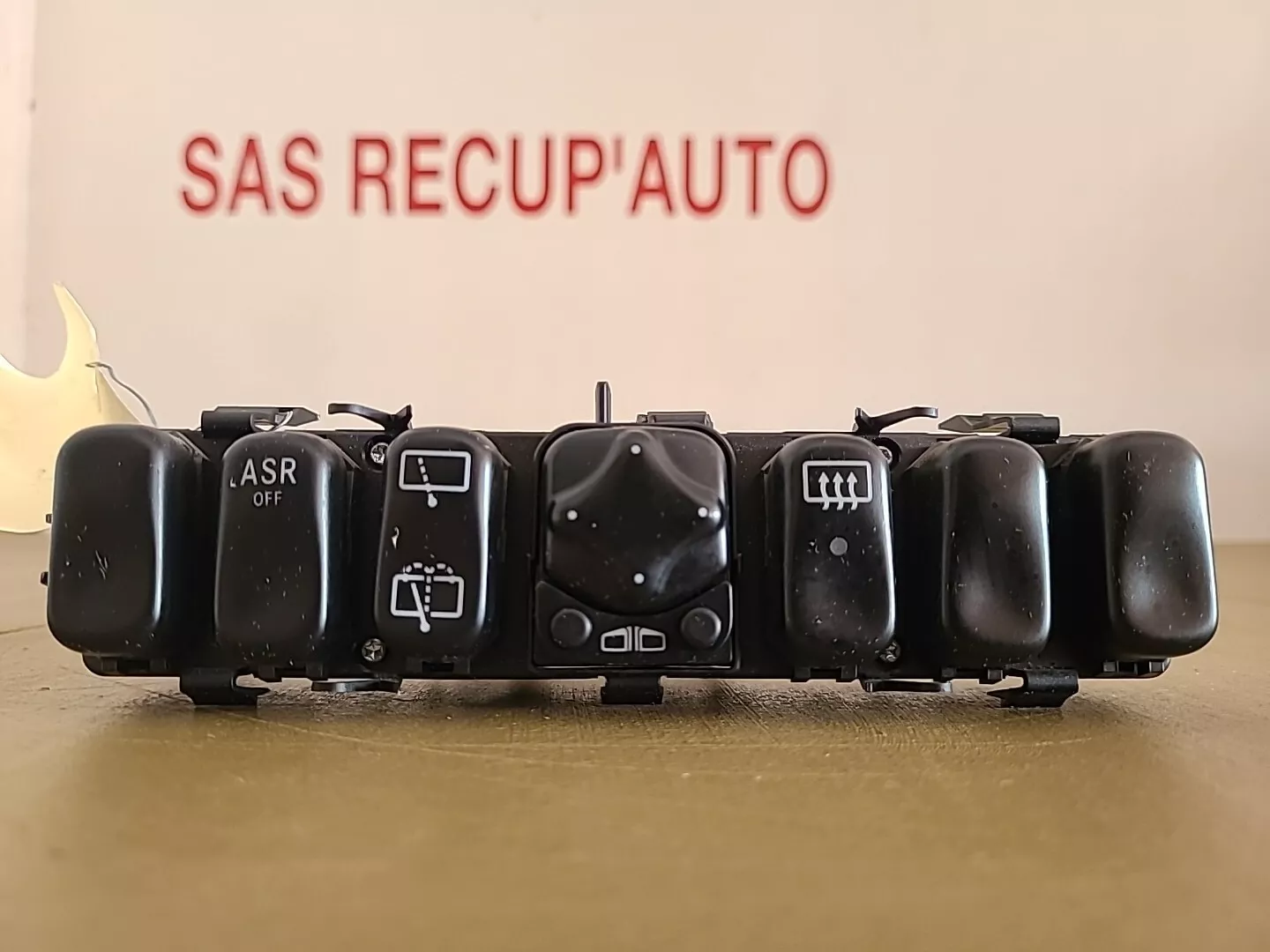 Boutons de commande rétroviseurs et essuie-glaces MERCEDES Classe A W168 (2001-2004) : 1688203610