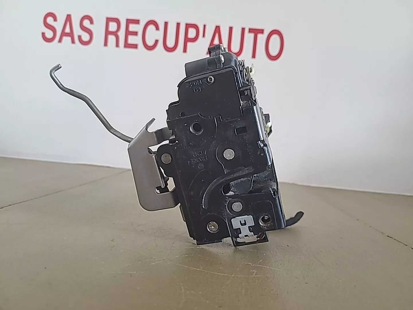 Serrure de porte avant gauche AUDI A6 (4B) Phase 2 (2001-2004) Ref : 4B1837015G – Image 2
