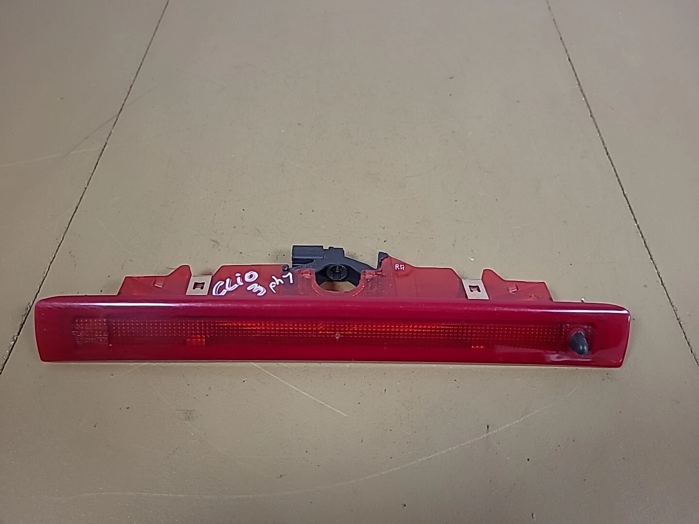 3eme feu stop RENAULT Clio 3 Phase 1 (2005-2009) Ref : 8200245578 – Image 2