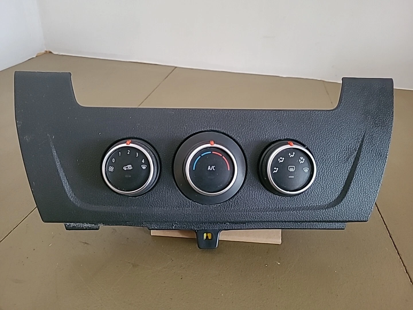Commande de chauffage NISSAN NV400 (2012-2022) Ref : 275106521R – Image 2