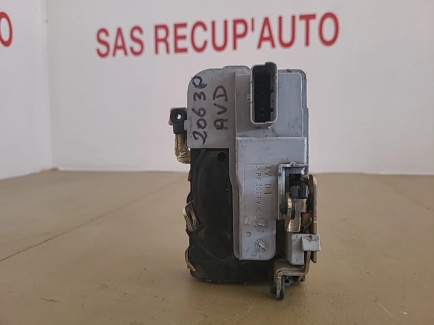 Serrure avant droite PEUGEOT 206 (1998-2009) 3 Portes Ref : XXX – Image 2