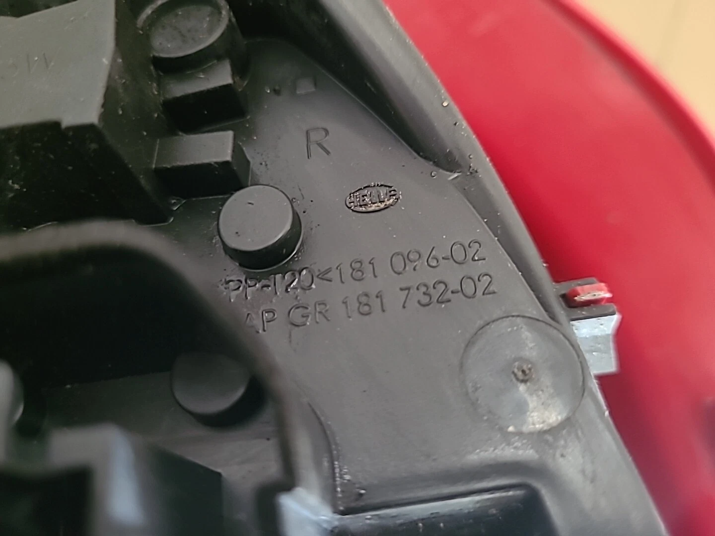 Feu arrière droit RENAULT Twingo 2 Phase 2 (2011-2014) Ref : 181096 – Image 3