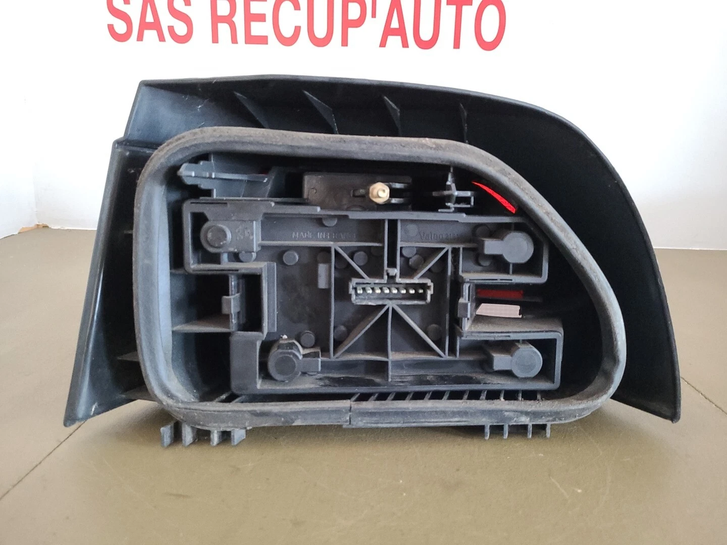 Feu arrière droit RENAULT Clio 1 Phase 1 (1990-1994) Ref : 7700796118 – Image 2