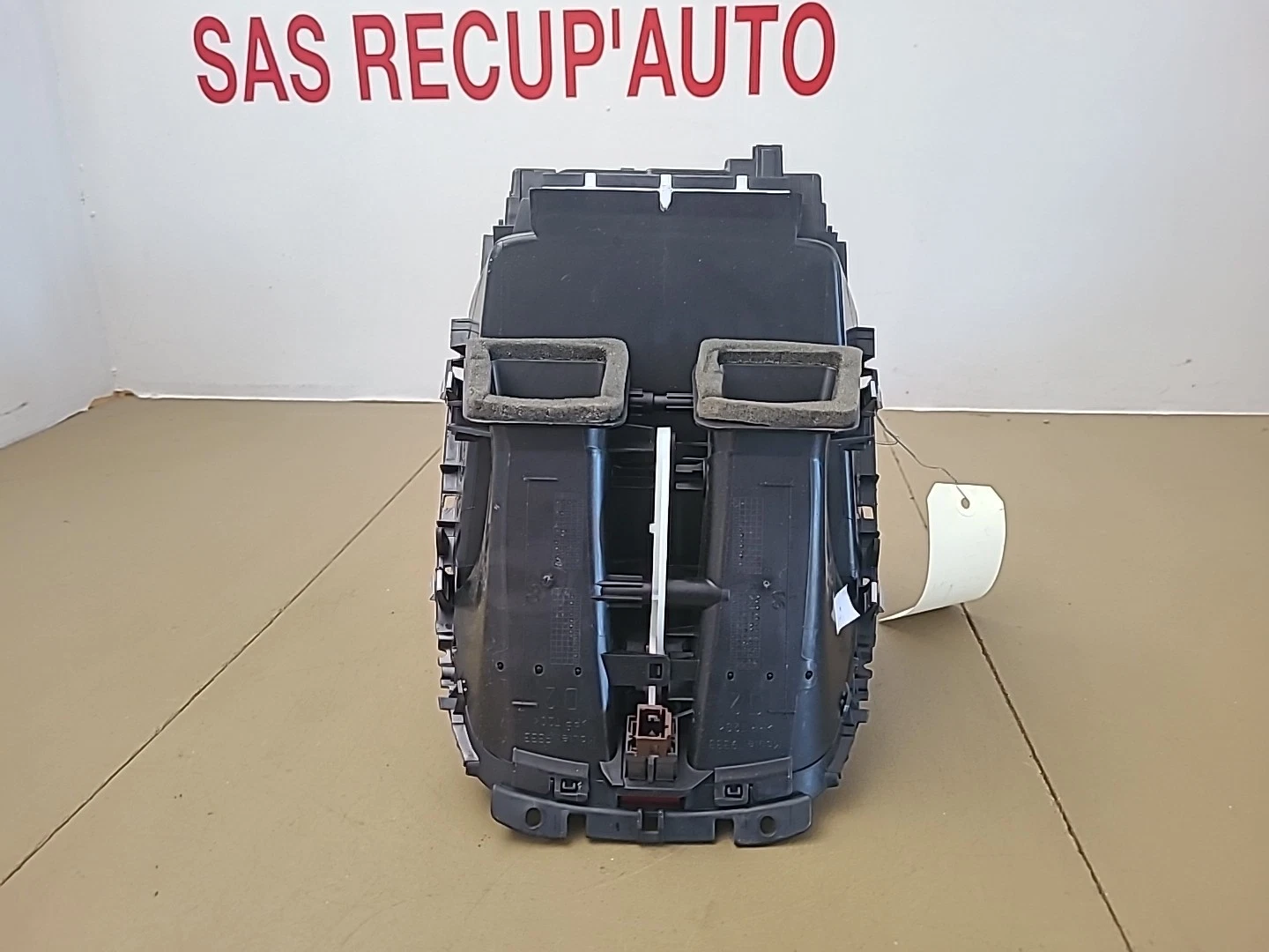 Console centrale PEUGEOT 207 Phase 2 (2009-2013) Ref : 96724726ZD – Image 2