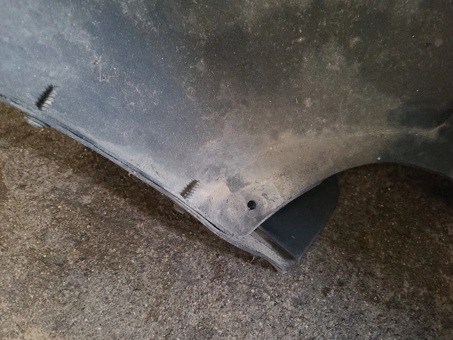 Pare-choc arrière DACIA Duster 1 (2010-2017) Ref : 85220033R – Image 7