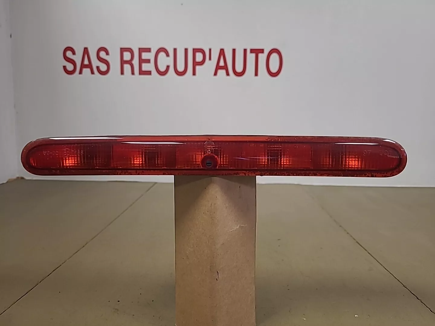 3eme feu stop PEUGEOT 206 (1998-2009) Ref : XXX