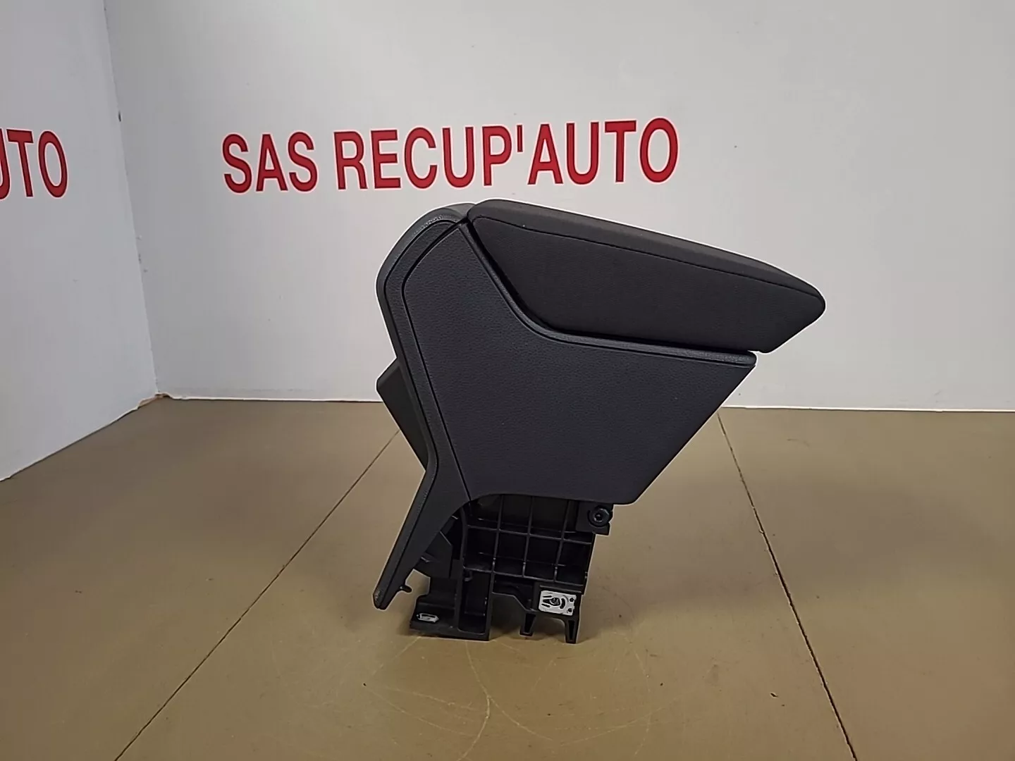 Accoudoir central avant avec prises USB VOLKSWAGEN Polo 6 Phase 1 (2017-2021) Ref : 6F0864207D
