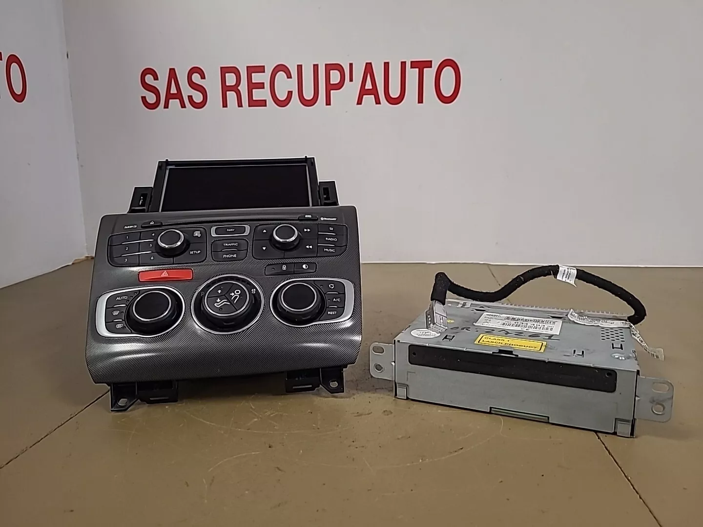 Kit autoradio GPS Multimédia Bluetooth CITROËN C4 2 (2010-2022) Ref : 9803449380