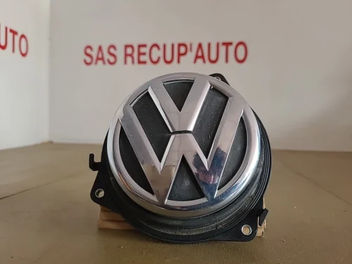 Logo poignée de hayon VOLKSWAGEN Polo 5 (2009-2017) Ref : 6R6827469B