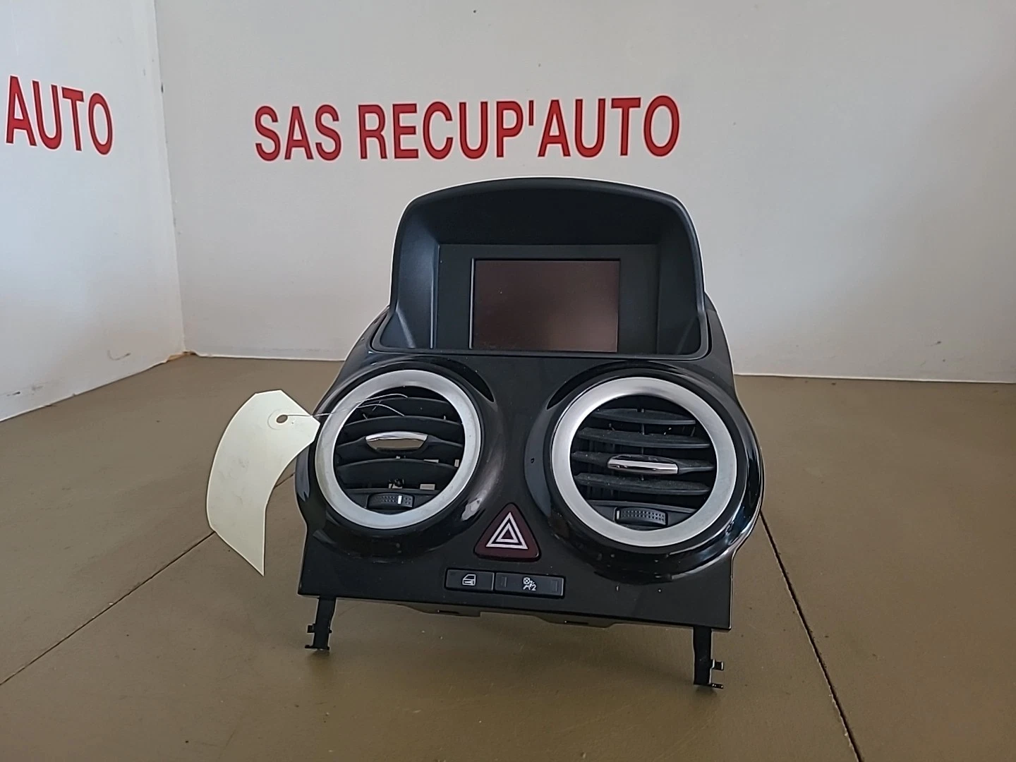 Console centrale OPEL Corsa D (2006-2014) Ref : 460029937