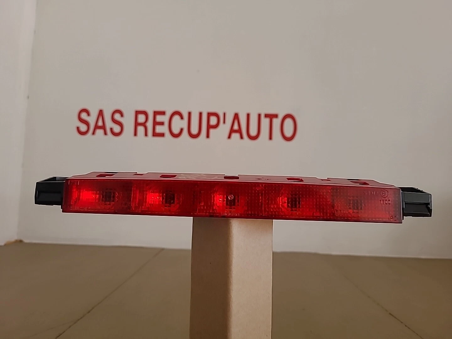 3eme feu stop PEUGEOT 407 (2004-2011) Ref : 9649056480