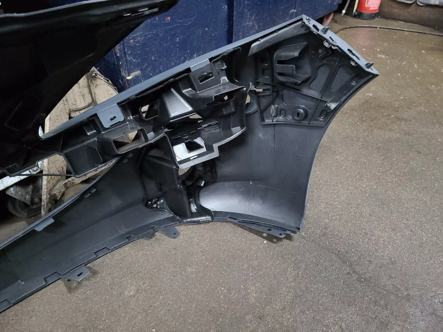 Pare-choc avant PEUGEOT 207 (2006-2014) Ref : 9649581380 – Image 13