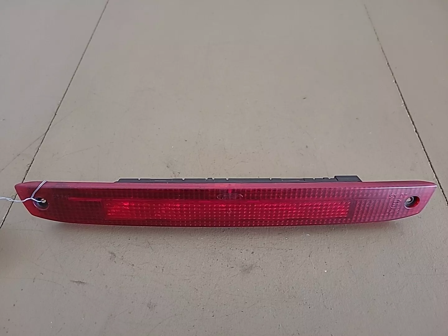 3eme feu stop FORD Focus 2 Phase 1 (2007-2001) Ref : 4M54-13A613-AD – Image 2