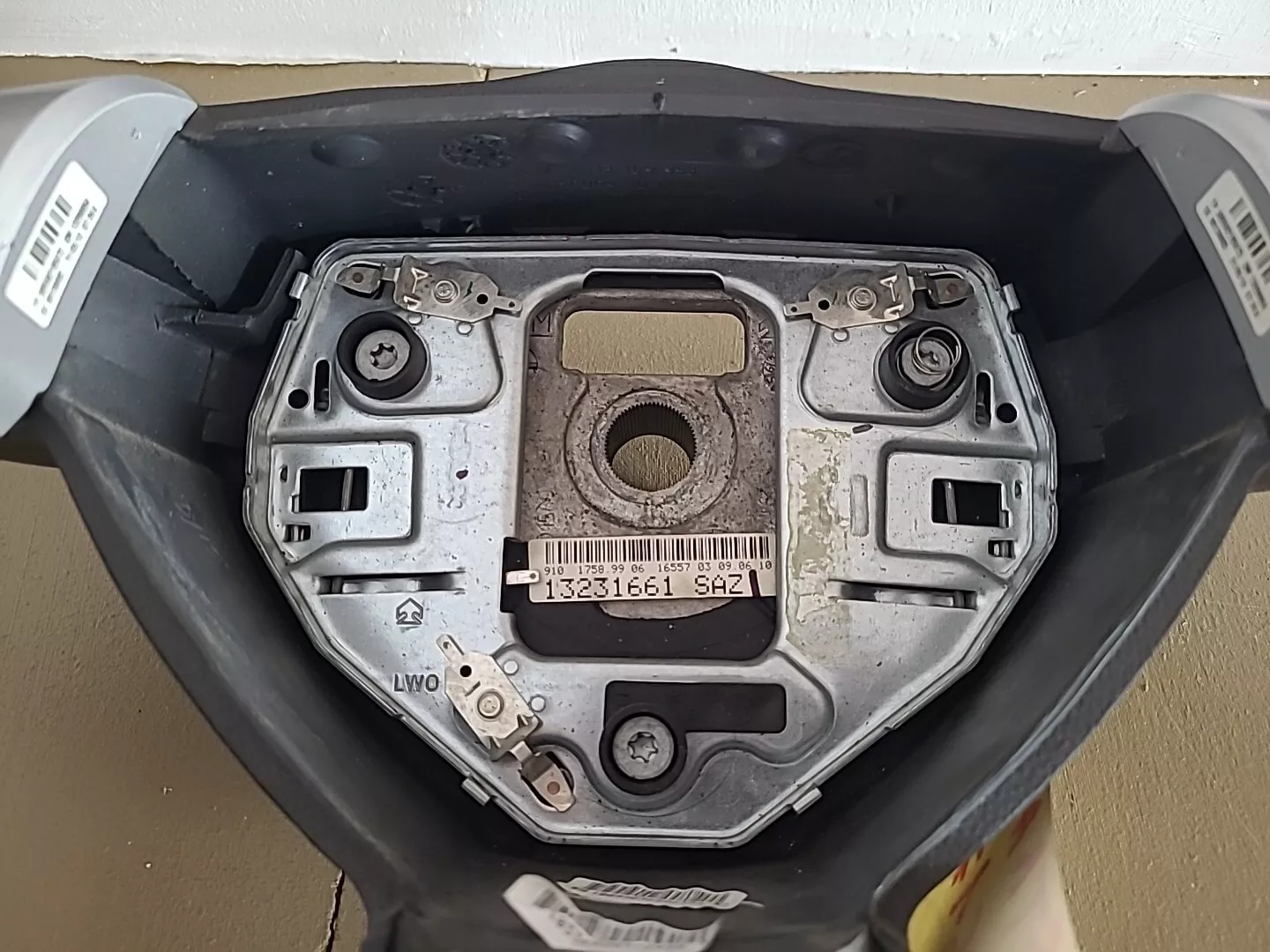 Volant OPEL Astra H GTC (2004-2010) Ref : 13231661 – Image 3