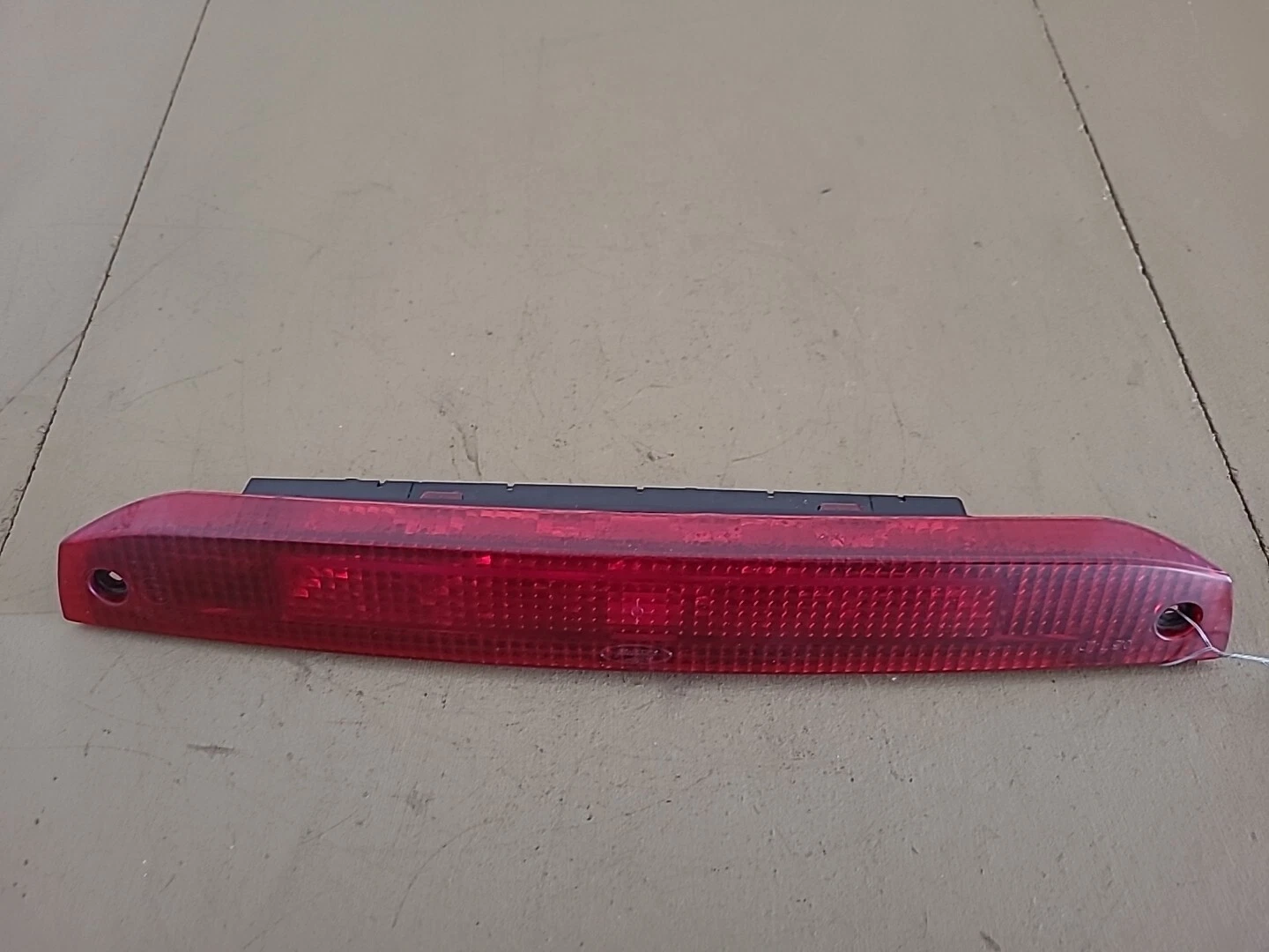 3eme feu stop FORD Focus 2 Phase 1 (2007-2001) Ref : 4M54-13A613-AD – Image 3